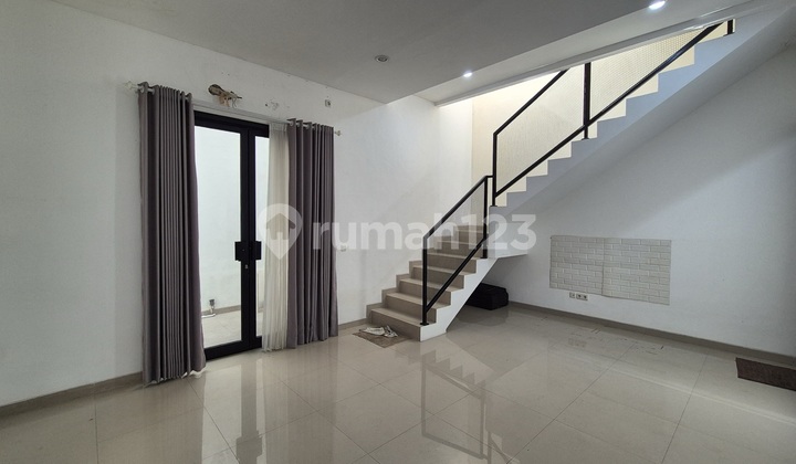 Disewakan Rumah di Darmo Harapan Satelit Sukomanunggal 2