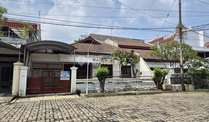 Dijual Rumah di Dharmahusada Utara Siap Huni Dekat Raya 1