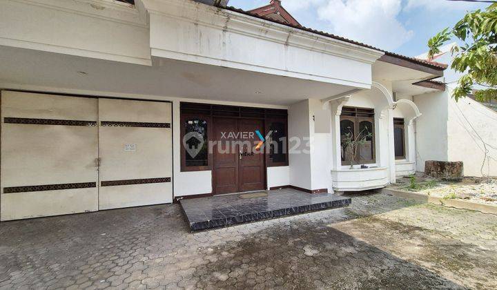 Dijual Rumah di Dharmahusada Utara Siap Huni Dekat Raya 2