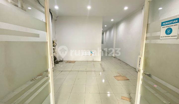 For Rent: Ruko Central Park Raya Mulyosari Langka 2