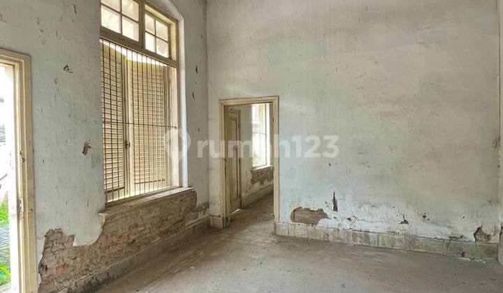 Bangunan Usaha di Jalan Tumapel dekat Raya Darmo Lokasi Prime 2