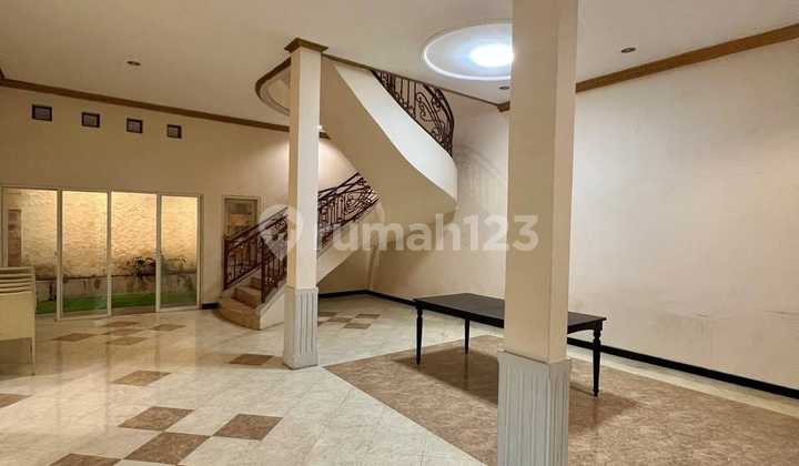 Dijual Rumah Classic Siap Huni di Sutorejo Selatan 2