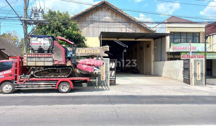 Gudang Strategis Kawasan Bandara Adi Sumarmo 2