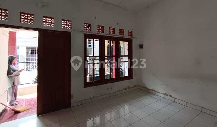 Strategic House Ready to Occupied in the Center of Solo City 2