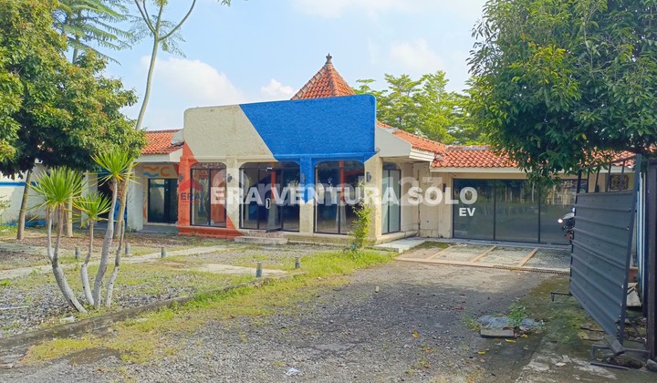 Business Space Suitable for Strategic Cafe in Baturan Business Space Suitable for Strategic Cafe in Baturan