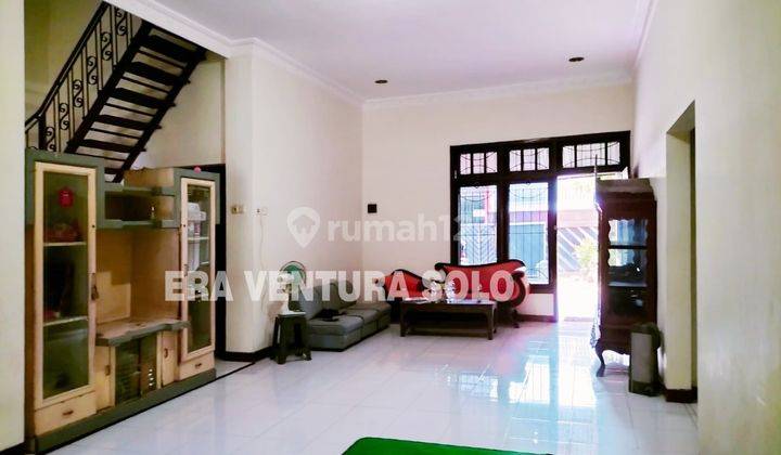 Rumah Bagus Furnished SHM di Jagalan, Jebres Solo, Surakarta 1