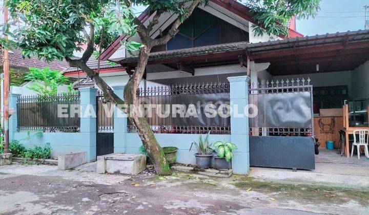 Rumah Bagus Furnished SHM di Makamhaji, Sukoharjo 1