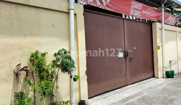 Rumah Sekaligus Gudang Strategis Jagalan Solo