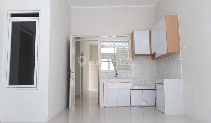 Rumah Siap Huni di Graha Padma 2