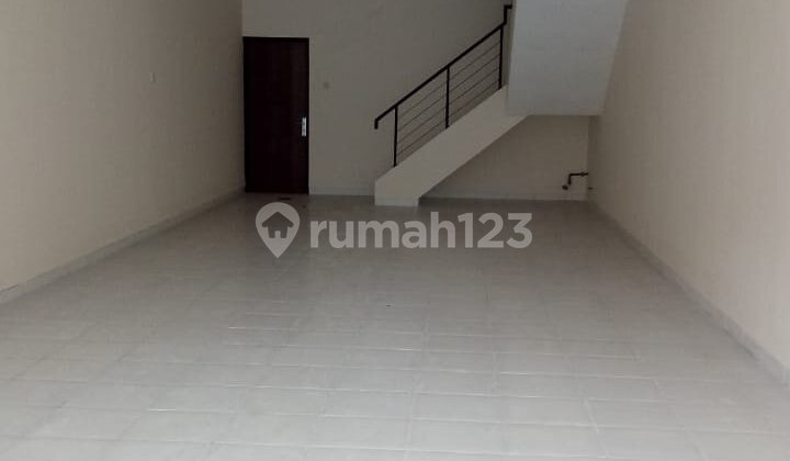 Good Shop House in a Crowded Location at Tembalang, Semarang 2