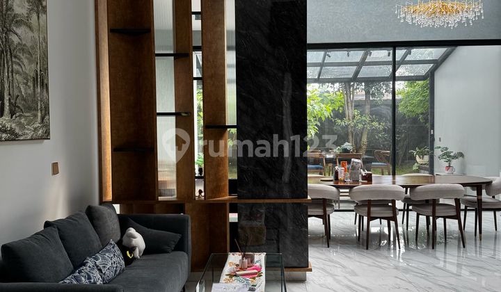 Dijual rumah mewah di Puri Arga Golf 2