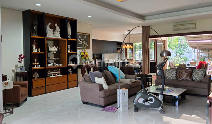 Rumah Mewah Luas di Kawasan Favorit Gajahmungkur Semarang 1