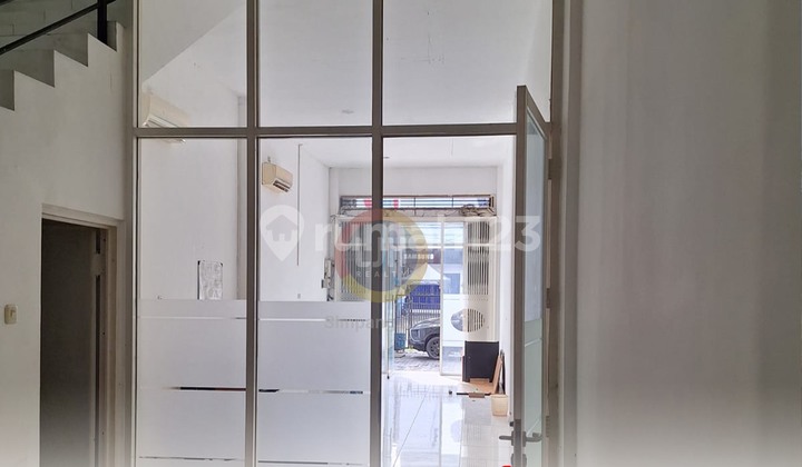 For Rent: Strategic 120 m2 Shop House with SHM in Gayamsari, Semarang