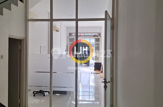 Disewakan Ruko Strategis 120 m2 SHM Gayamsari, Semarang 2