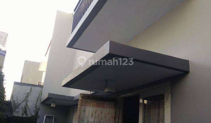 Rumah dua lantai Bukit Baruga  11
