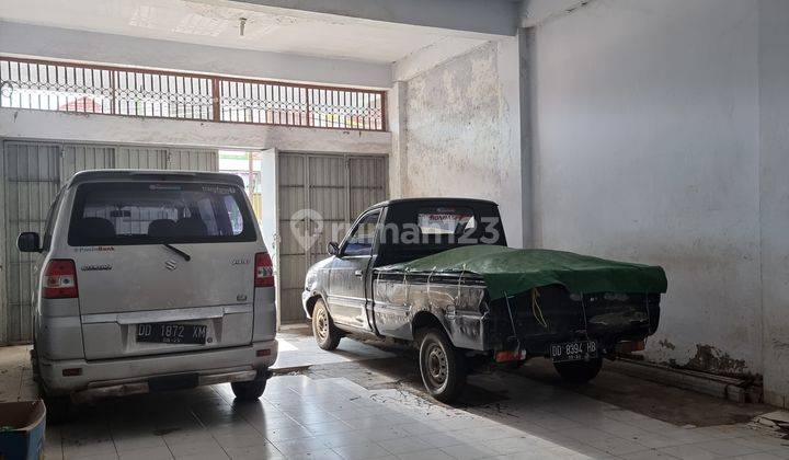 Ruku tiga lantai jalan poros Maccini sawa Makassar 2