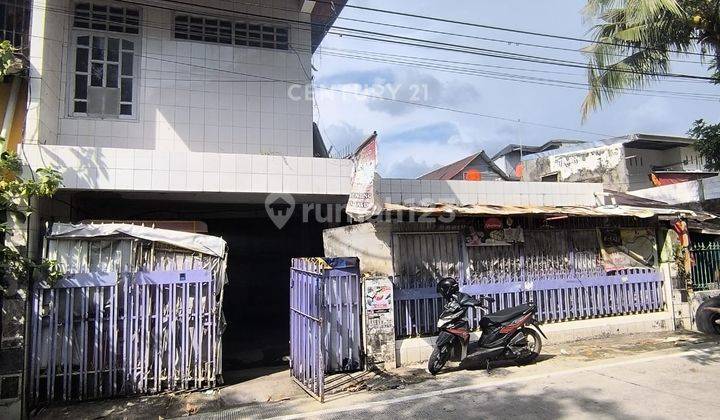 Rumah Tua Dekat Kampus UNM Di Makassar   2