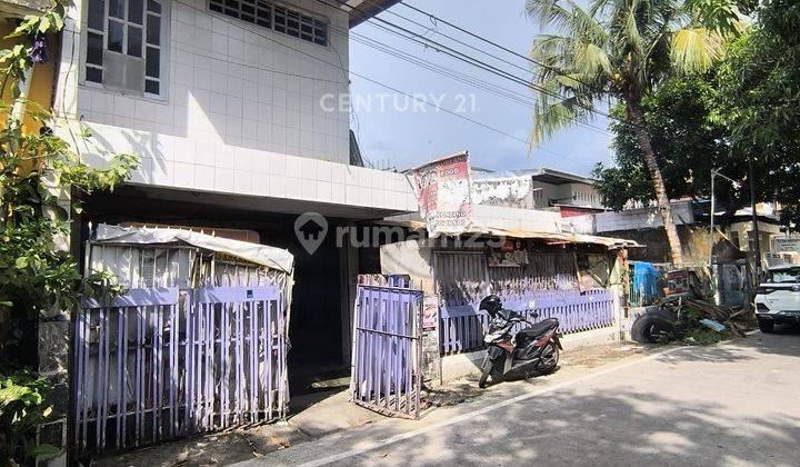 Rumah Tua Dekat Kampus UNM Di Makassar   2