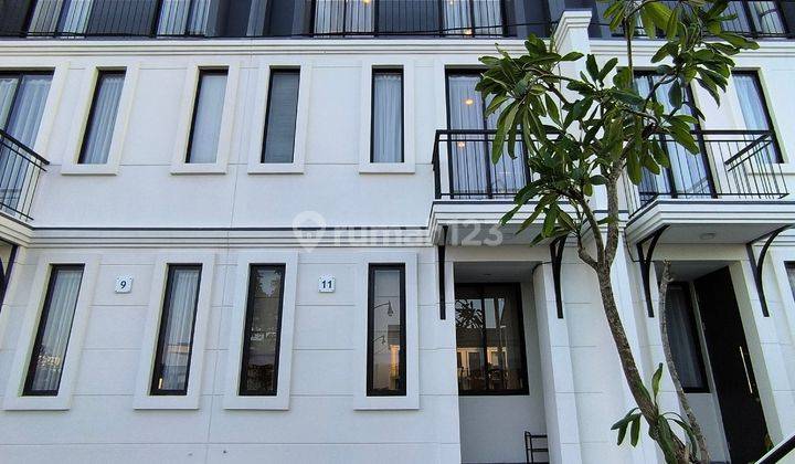 Rumah Tiga Lantai The Topaz Summarecon Biringkanaya Di Makassar 1