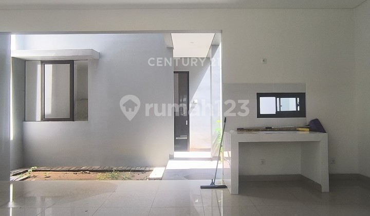 Rumah Blue Crystal Utama Summarecon Di Makassar 2