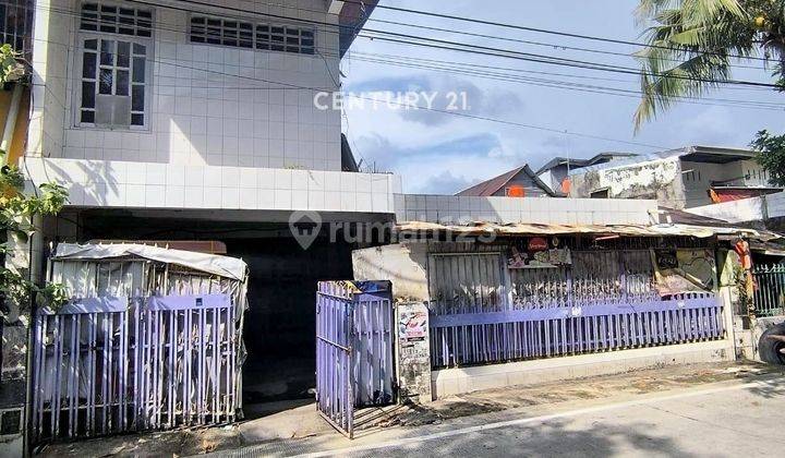 Rumah Tua Dekat Kampus UNM Di Makassar   1