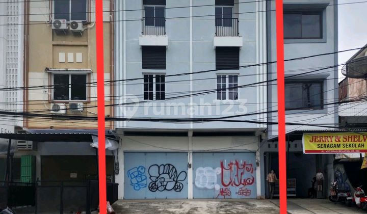 Ruko 2 Petak Jl. Veteran Selatan 8 X 19 X 3 Lantai