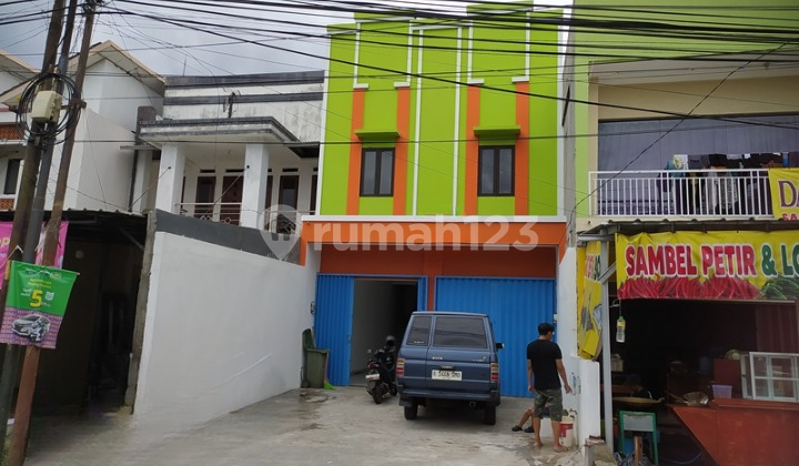 Ruko Baru 2Lt Siap Huni Disewakan Tahunan di Tanah Baru Depok 2