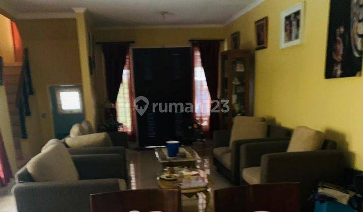 Rumah 2 Lantai Nyaman Dihuni di Legenda Wisata Lt 200 Lb 180 Nego 1