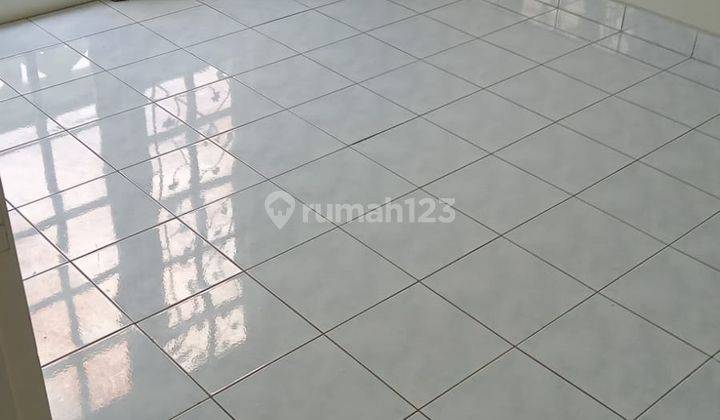 Disewakan Rumah Siap Huni 2 Lantai di Kota Wisata Lt 136 Lb 150  2