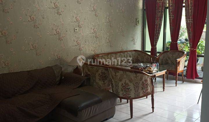 ruang tamu di jual rumah di kompleks