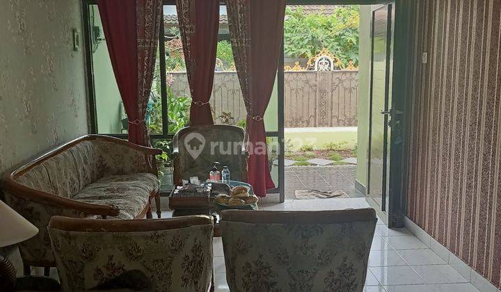 ruang tamu di jual rumah di kompleks
