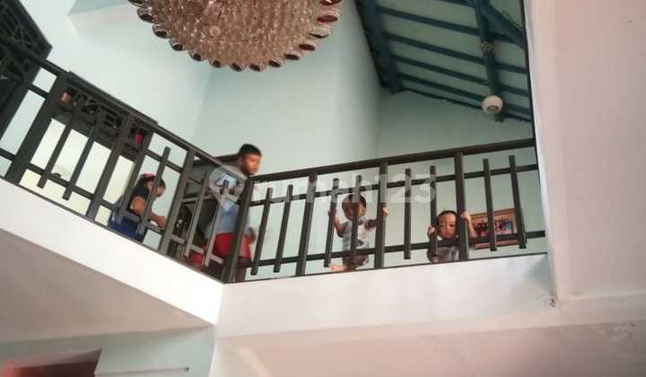 Rumah modern berwarna 7