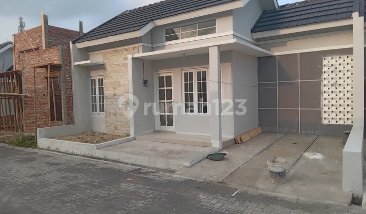 Rumah Minimali, Cantik di Gentan Solo 1