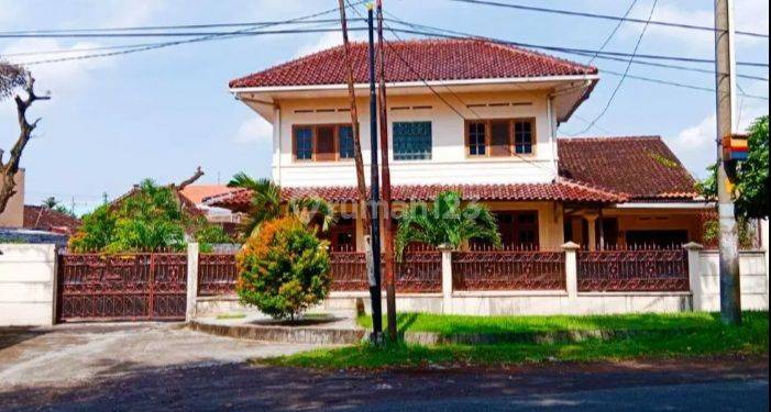 Rumah Bagus, Besar,Halaman sangat luas , dalam kota 1