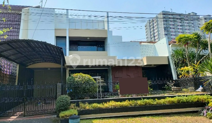 Rumah Mewah di Dekat Apartemen Malang City Point Malang Gmk01768 1
