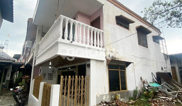 Rumah 2 Lantai Tengah Kota Area Letjend Sutoyo Malang GMK03612 2
