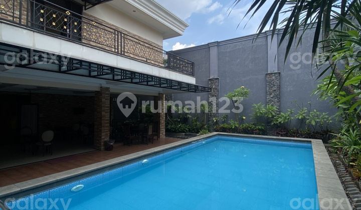 Luxurious 13-Room Guest House Kartini Street Klojen Malang GMK03676 2