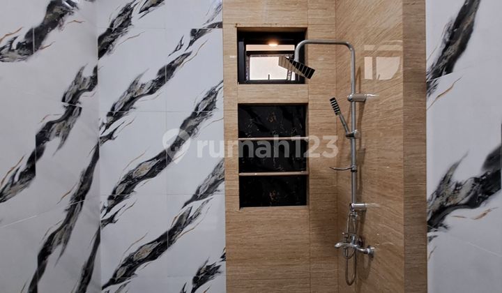 Jual Rumah Classic Modern 2 Lantai Dekat Jalan Utama Jagakarsa 2