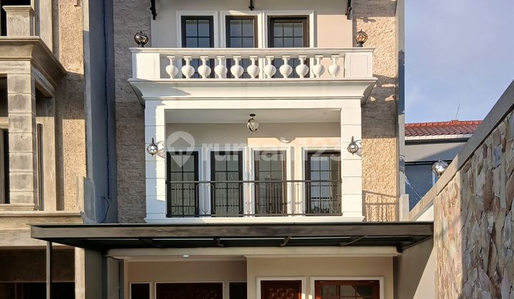 Selling New and Ready-to-Live-in House in Jagakarsa, South Jakarta 2