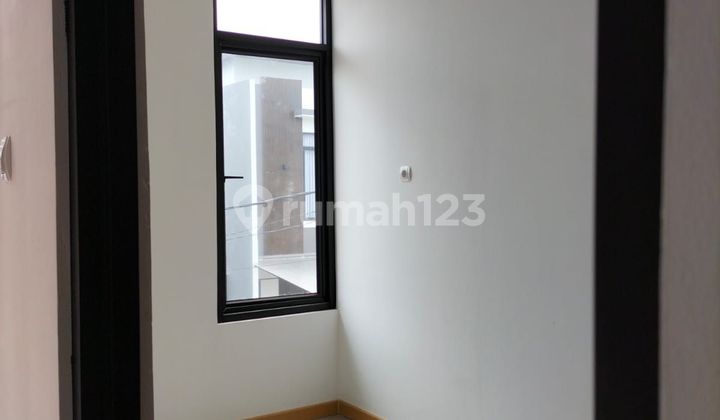 For Sale, Ready-to-Occupy House Near Desari Toll Road, Pancoran Mas, Depok 2