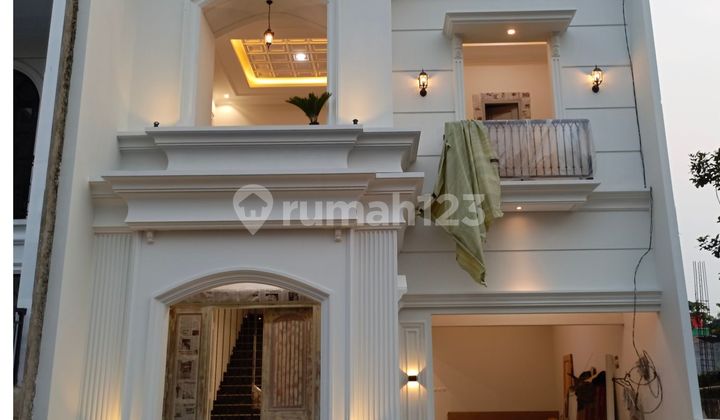 Dijual Rumah American Classic Siap Huni di Jagakarsa 2