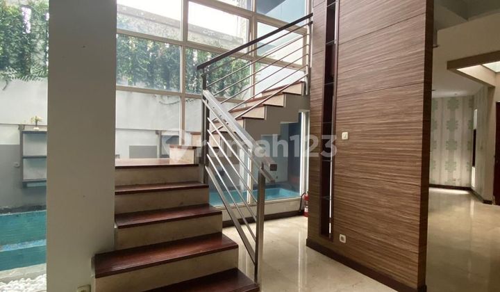 Dijual Rumah Plus Kolam Renang di Kebagusan Jakarta Selatan 2