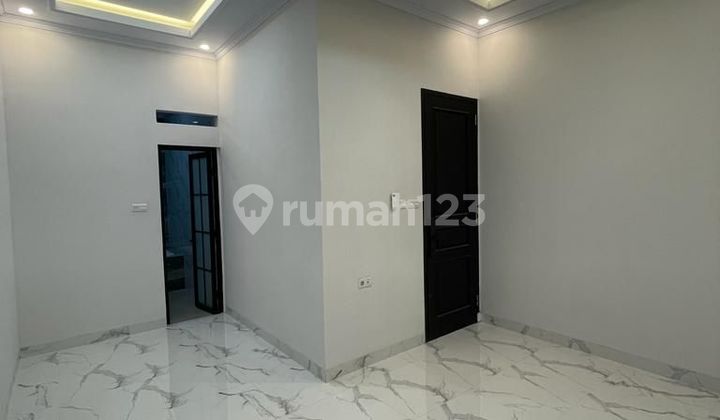 Dijual Rumah American Classic 3 Lantai di Jagakarsa 2