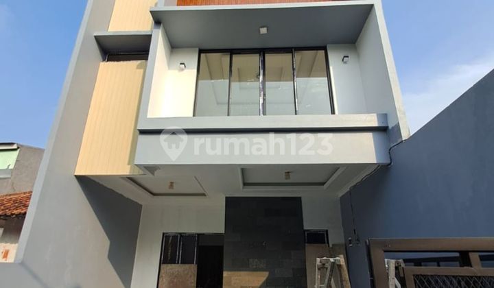 Dijual Rumah 2.5 Lantai SIP Huni di Tanah Baru Beji Depok Dijual Rumah 2.5 Lantai SIP Huni di Tanah Baru Beji Depok