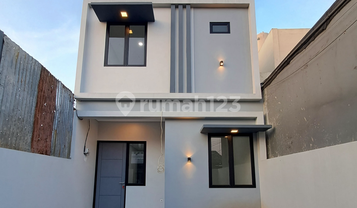 Rumah Modern Minimalis Dekat Gerbang Toll Cinere