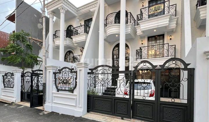 Jual Rumah Mewah Classic Eropa di Jagakaraa