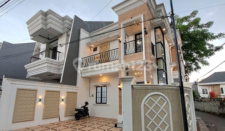 Jual Rumah Classic Modern 2 Lantai Dekat Jalan Utama Jagakarsa