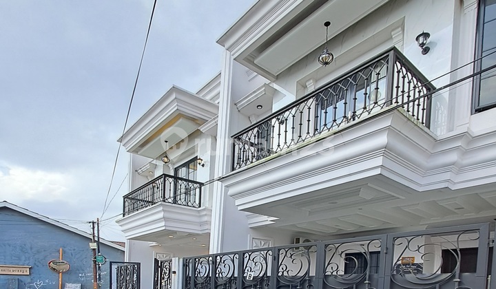 Modern Classic House Near Desari Sawangan Toll Gate 2