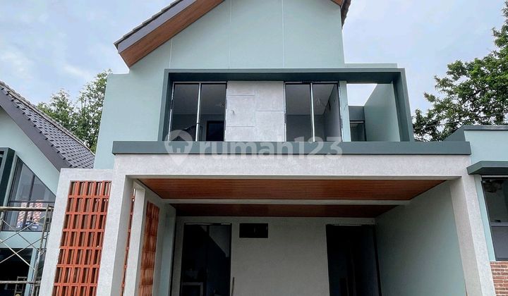 Dijual Rumah 1.5 Lantai Dekat Gerbang Toll dan Dekat Stasiun Depok Dijual Rumah 1.5 Lantai Dekat Gerbang Toll dan Dekat Stasiun Depok