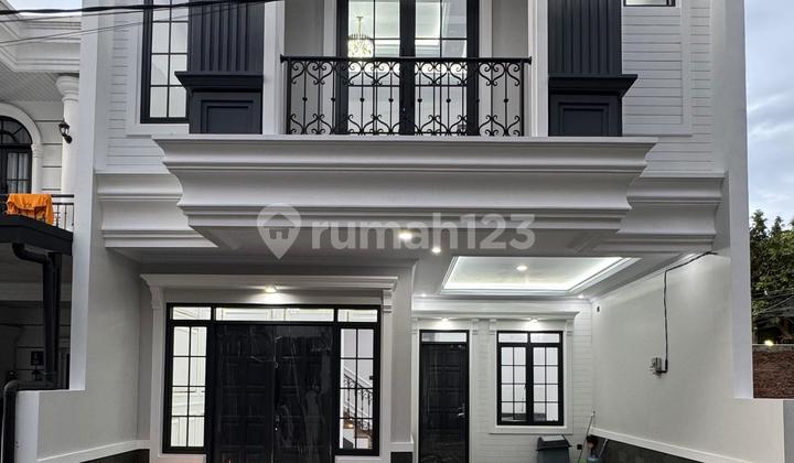 Jual Rumah American Classic Dekat Stasiun Lenteng Agung